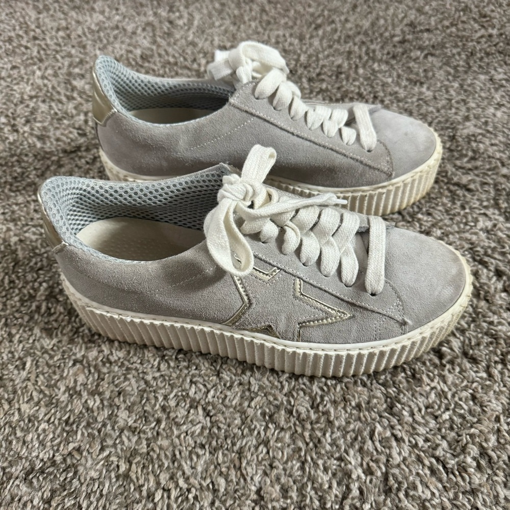 The Shoe Box Platform Tennis Shoes Size 6 - Picture 3 of 13